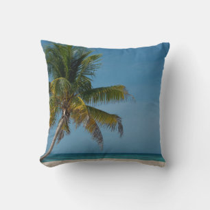 Cojín Decorativo Palmera y playa de arena blanca  2