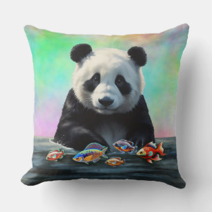 Cojín Decorativo Panda mira a peces nadadores coloridos