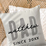 Cojín Decorativo Papá desde el 20XX Preppy simple moderno<br><div class="desc">Este diseño sencillo y moderno se compone de una tipografía de san serif.</div>