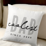 Cojín Decorativo Papá más frío desde el 20XX Preppy simple moderno<br><div class="desc">Este diseño sencillo y moderno se compone de una tipografía de san serif.</div>