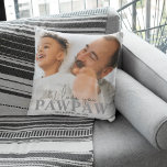 Cojín Decorativo Papel fotográfico personalizado<br><div class="desc">Moderna almohada fotográfica personalizada ideal para el día del padre, cumpleaños, navidades y más. ¡Un regalo que cualquier abuelo quisiera! Las funciones de keepsake que te amo, sobre tu fotografía favorita, personalizada con el texto de plantilla 'PAWPAW' y un mensaje personal. Los estilos de fuente se pueden cambiar haciendo clic...</div>