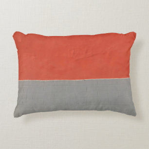 Cojín Decorativo Pared pintada de gris y naranja