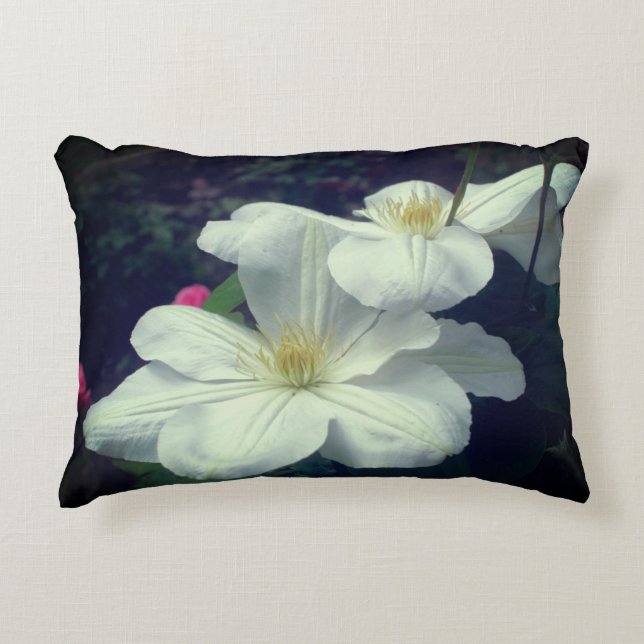 Cojín Decorativo Pareja blanca de flores Clematis (Anverso)