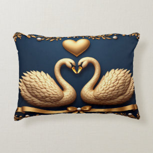 Cojín Decorativo Pareja de cisnes dorados con corazón ornamentado b