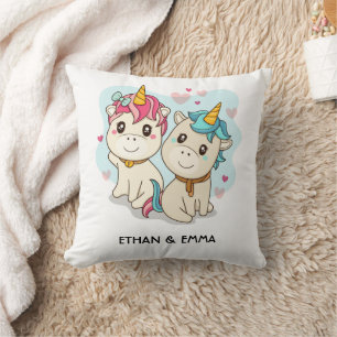 Cojín Decorativo Pareja de unicornios lindos personalizados para el