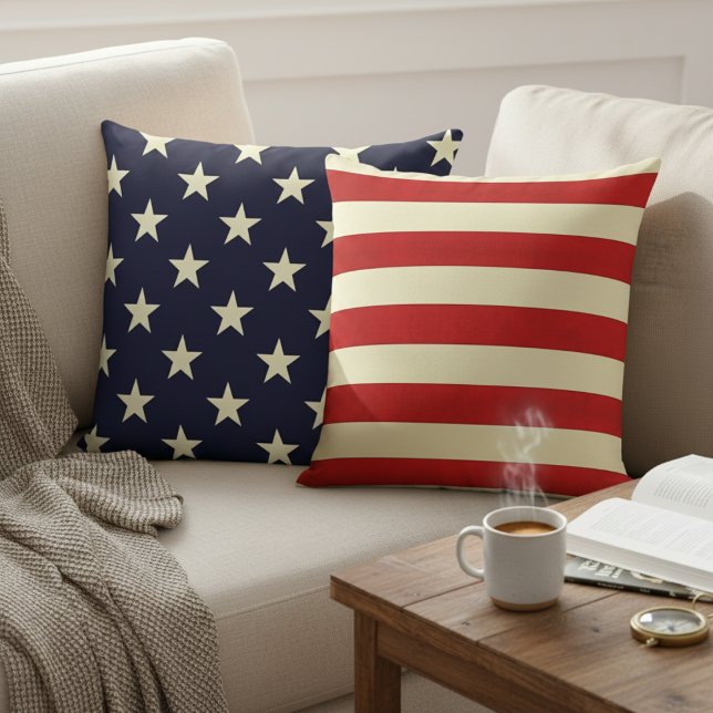 Cojín Decorativo Patriotismo versátil: estrellas y franjas reversib (Versatile Patriotism: Stars & Stripes Reversible Throw Pillow)