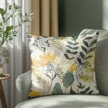 Cojín Decorativo Patrón botánico moderno amarillo y verde<br><div class="desc">Con este elegante diseño floral, el hotel aporta un toque de encanto retro a su espacio. El diseño botánico está decorado con vivos amarillos y verdes profundos, lo que crea un aspecto atemporal que se combina sin esfuerzo con una decoración milenaria. Su mezcla de elementos naturales y de estilo artístico...</div>