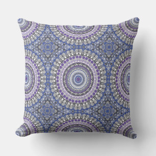Cojín Decorativo Patrón Circular Geométrico de Mandala Azul y Púrpu