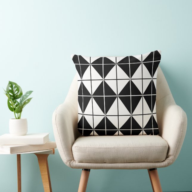 Cojín Decorativo Patrón de arglos en blanco y negro (Silla)