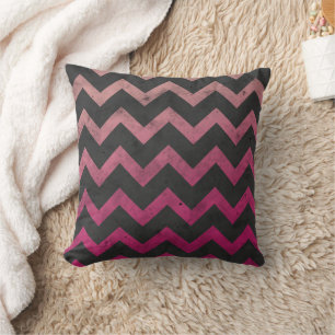 Cojín Decorativo Patrón de chevron gris oscuro con ombre rojo rosa