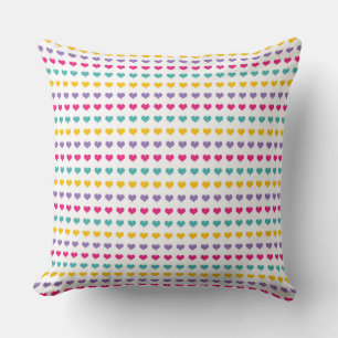 Cojín Decorativo Patrón de Corazón: Azul, Rosa, Amarillo y Púrpura