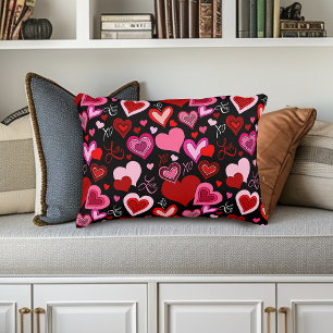 Cojín Decorativo Patrón de Corazones Rojos Rosas Negros Amor