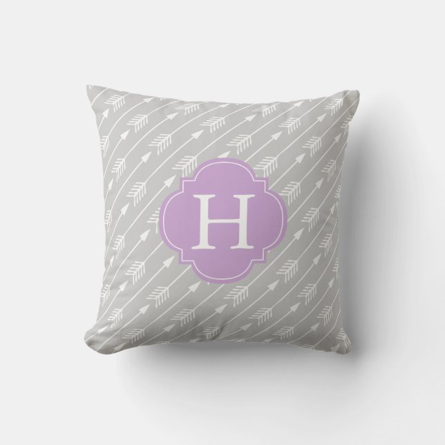 Cojín Decorativo Patrón de flechas monogramadas de lavanda (Anverso)