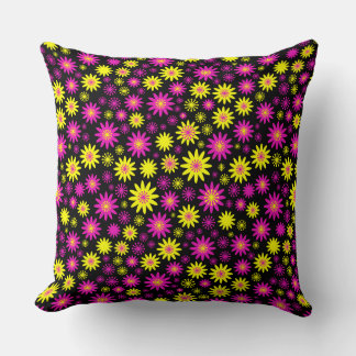 Cojín Decorativo Patrón de flores: rosa caliente, amarillo y negro