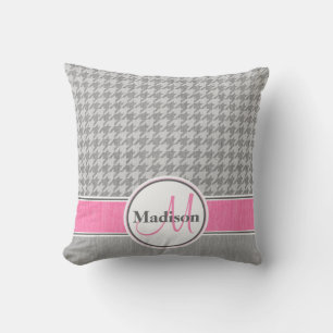 Cojín Decorativo Patrón de gallos rosados monogramados