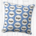 Cojín Decorativo Patrón de logotipo simple Negocio Azul promocional<br><div class="desc">Diseño de logotipo minimalista sencillo para fomentar la lealtad de la marca y promover su pequeña empresa. Reemplace el logotipo por el suyo propio y cambie el color de fondo de la Herramienta de diseño a personalizar. Utilícelos en su negocio, hotel, cafetería, restaurante, oficina o tienda delantera, o vendérselos o...</div>