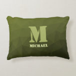 Cojín Decorativo Patrón de malla geométrica verde del ejército Mono<br><div class="desc">Monograma Personalice el regalo para él con su personalizado inicial y su nombre. Patrón de malla geométrica del gradiente de oliva verde del ejército. El gradiente verde del ejército de la malla geométrica triángulos sombríos. Hué verde de oliva oscura para el uniforme de soldado, camo. Mide paisajes militares naturales, resistencia,...</div>