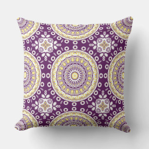Cojín Decorativo Patrón de Mandala de Púrpura y Dorado