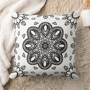Cojín Decorativo Patrón de marco de mandala en blanco y negro