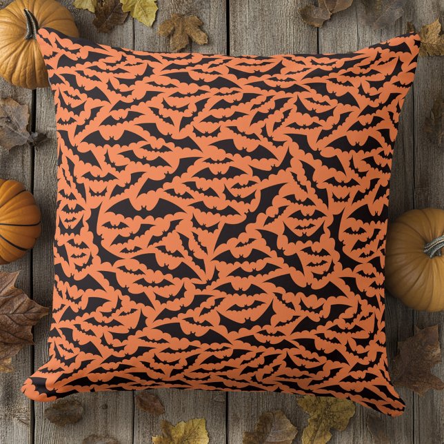 Cojín Decorativo Patrón de murciélago naranja negro Halloween (Bat pattern orange black Halloween Throw Pillow)