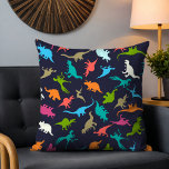Cojín Decorativo Patrón de niños de dinosaurios modernos y colorido<br><div class="desc">Este diseño moderno presenta un lindo y colorido patrón de dinosaurios. #home #Decoración #hogar #almohadas #almohadas #cojines #dormitorio #interiores #interiordesign #diseño estilo #elegante #moda #modaDeModa #moda #fresco #regalo #regalos #niños #kidsdormitorio #niños #chicas #dinosaur #mono #prehistórico #decoración de niños</div>