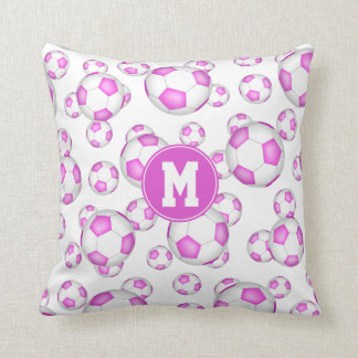 Cojín Decorativo patrón de pelotas de fútbol blanco rosado monogram