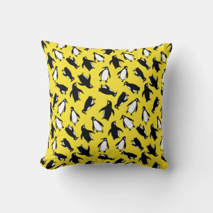 Cojín Decorativo Patrón de pingüino blanco negro lindo fondo amaril
