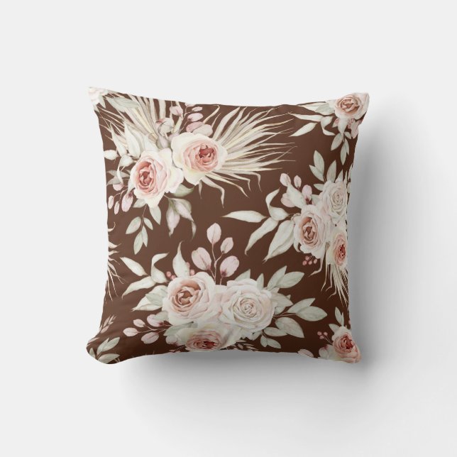 Cojín Decorativo Patrón de rosas rosadas de Boho en marrón rico (Anverso)