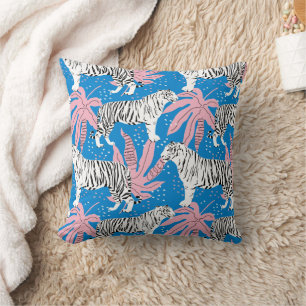 Cojín Decorativo Patrón de Tigre Audaz en Azul y Rosa
