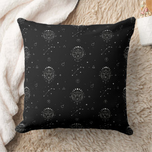 Cojín Decorativo Patrón de Zodíaco Aries en Blanco y Negro