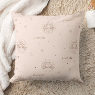 Cojín Decorativo Patrón de Zodiaco Cáncer en Marrón y Burdeos