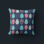 Cojín Decorativo Patrón decorativo de huevo con patrones en azul os<br><div class="desc">Patrón decorativo de huevo estampado en azul oscuro.</div>