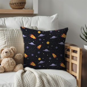 Cojín Decorativo Patrón espacio lavanda naranja negro