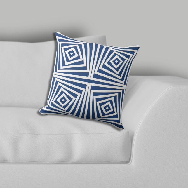 Cojín Decorativo Patrón espiral de caja de mosaico azul y blanco (Ethnic Blue & White Tiled Box Spiral Pattern Throw Pillow)