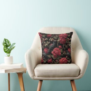 Cojín Decorativo Patrón gótico con rosas y cuerdas rojas