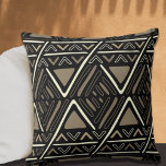 Cojín Decorativo Patrón moderno de tela de barro boho negro<br><div class="desc">Decoración moderna de la casa con motivos étnicos. Impresión interior bohemia de moda. Diseño de flecha de zag Zig.</div>