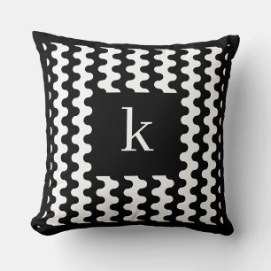 Cojín Decorativo Patrón Ondulado Negro Blanco Negrita Monograma