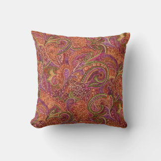 Cojín Decorativo Patrón Paisley en rojo y púrpura