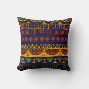 Cojín Decorativo Patrón tribal, versátil para diversos usos.