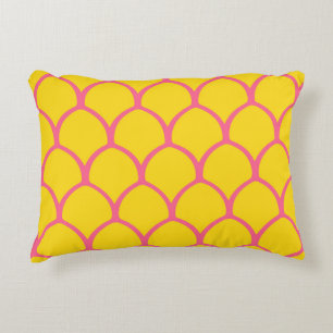 Cojín Decorativo Patrón Tropical de Piña en Rosa y Amarillo