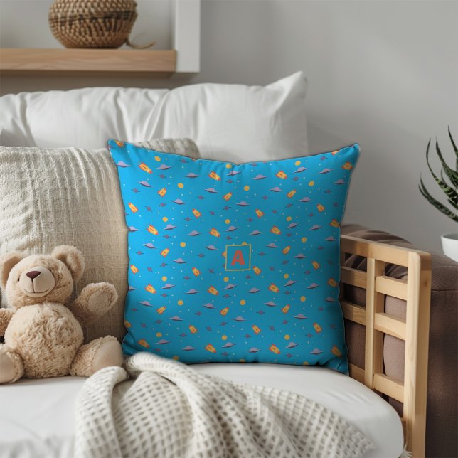 Cojín Decorativo Pattern space lavender orange turquoise  initial (Pattern space lavender orange turquoise initial throw pillow.)