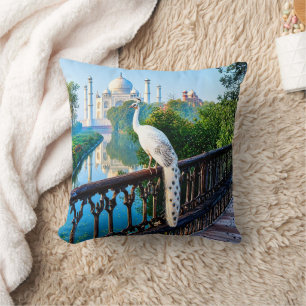 Cojín Decorativo Pavo real blanco con vista al Taj Mahal