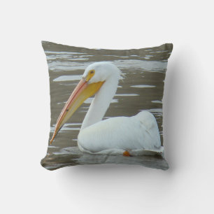 Cojín Decorativo Pelícano blanco B15 en agua fangosa
