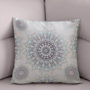 Cojín Decorativo Pequeña floral blanca caída al campo