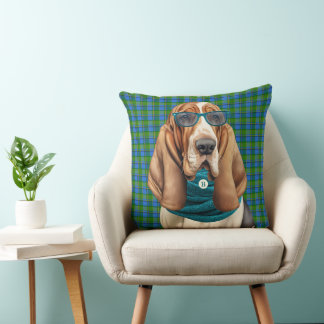 Cojín Decorativo Perro Basset Hound con una Bufanda Verde Monograma