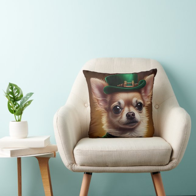 Cojín Decorativo Perro Chihuahua con vestido del Día de San Patrici (Silla)