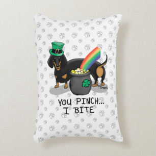 Cojín Decorativo Perro Dachshund (negro y marrón) del Día de San Pa