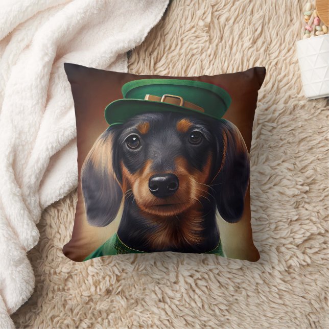 Cojín Decorativo Perro de Dachshund con vestido de San Patricio (Manta)