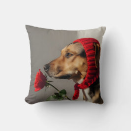 Cojín Decorativo perro de San Valentín sosteniendo retrato de rosa,