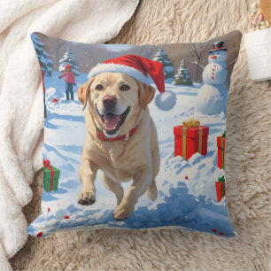 Cojín Decorativo Perro Labrador corriendo en la nieve con sombrero 